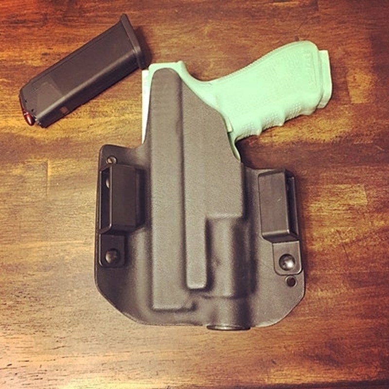Picture of Holster Outside The Waistband Light Bearing